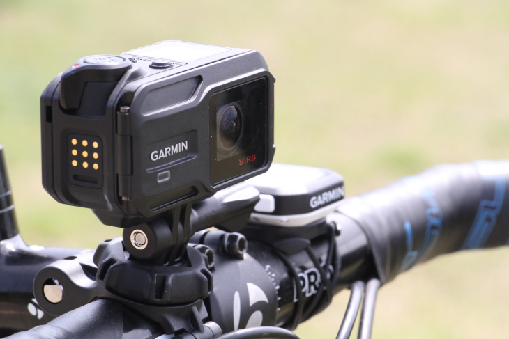ガーミンのアクションカメラVIRBシリーズとペアリングすれば、vivosmart HR J側から動画の録画開始・停止、写真撮影の操作を行える
