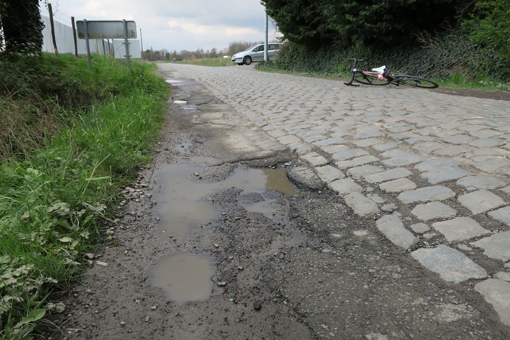 逃げ場の路肩には思わぬ落とし穴