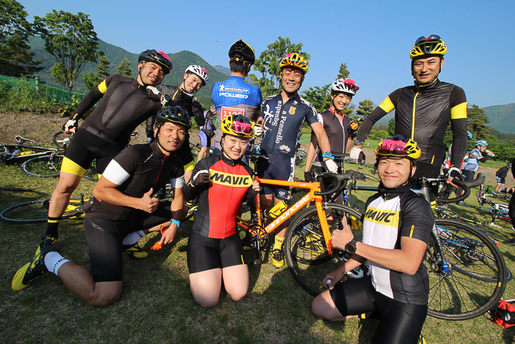 お揃いのジャージで決めたチームマヴィック＆大人の自転車部の河口まなぶさん