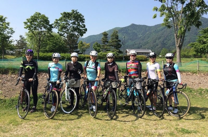 あづみの公園　穂高エイドにて合流できました。80ｋｍ/120ｋｍへエントリーされた女性達。