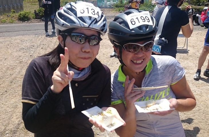 日頃、太陽になれている女性でもこの日の日差しにはビックリ!
