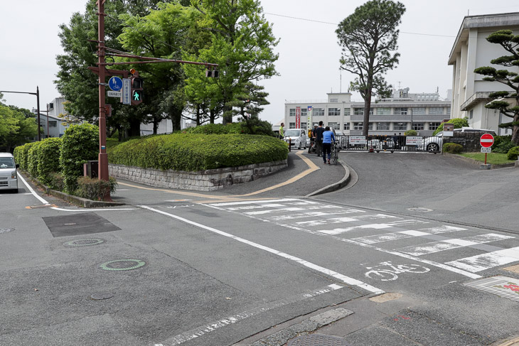 クリテリウム南側折り返しは山口市役所駐車場へ入る