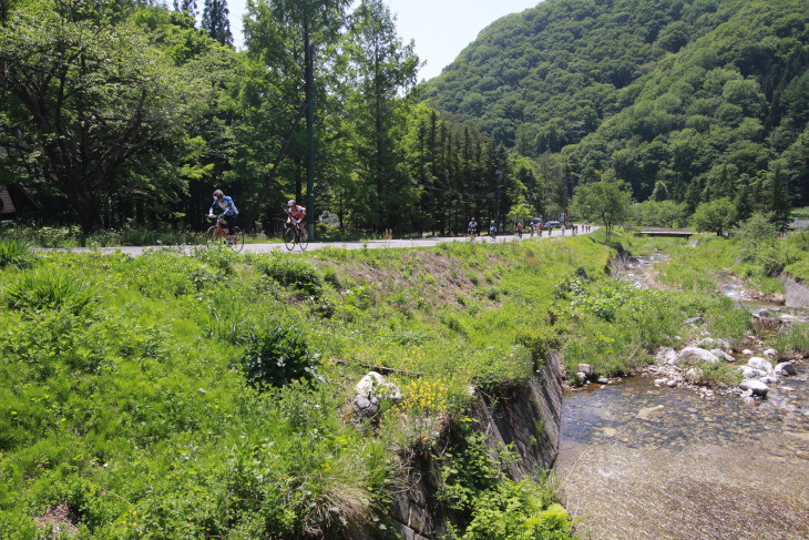 AACRでは数少ない登りとなる五竜スキー場へのアプローチ