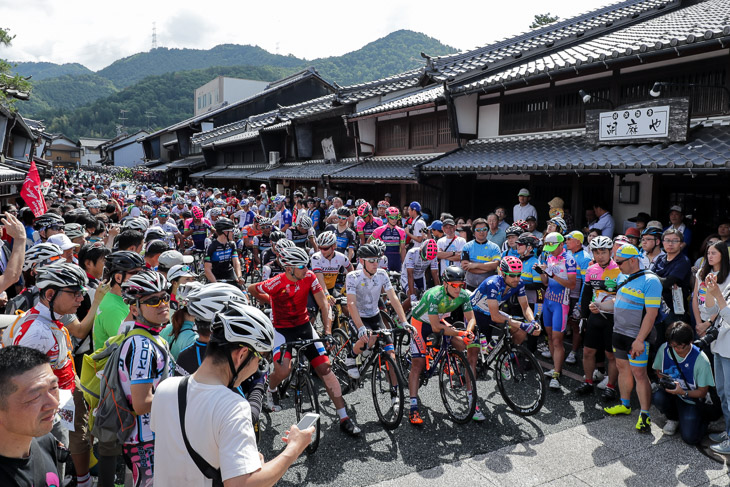 重要伝統的建造物群保存地区に指定される「うだつの上がる町並み」