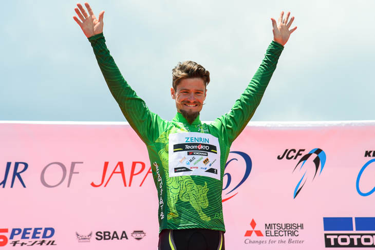 昨年総合優勝のオスカル・プジョル(チーム右京)