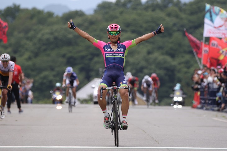 TOJ伊豆ステージ 奇跡の復活優勝を遂げた新城幸也(ランプレ・メリダ)