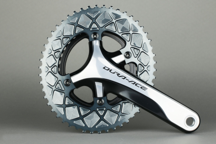 アブソリュートブラック PREMIUM OVAL ROAD 110/4 BCD CHAINRING(グレー)