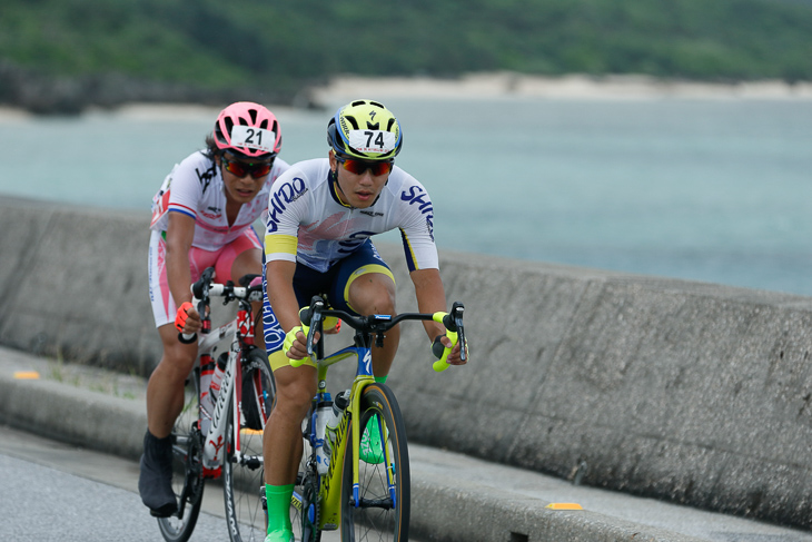 根津匠太朗（TeamSHIDO）と奥西直彦（ベルエキップしびれ隊）が逃げる