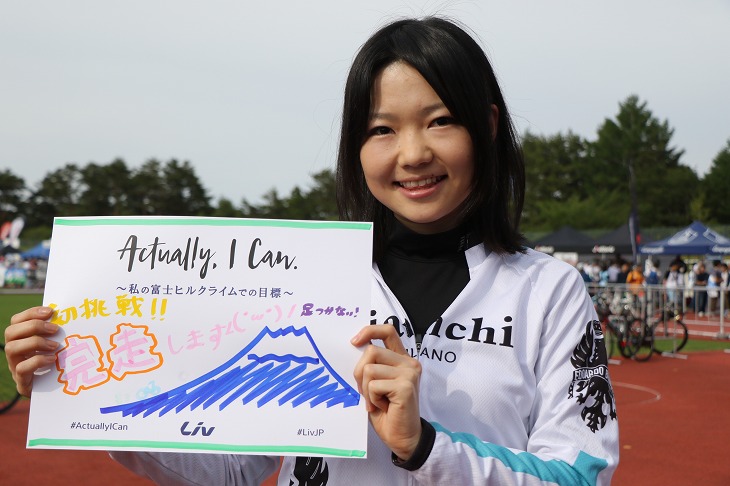 Livブースでは富士ヒルクライムでの目標をボードに書いて記念撮影！
