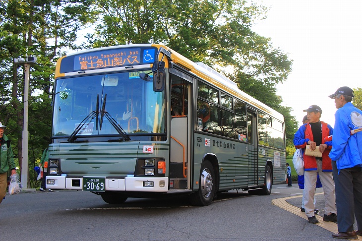 駐車場から大会会場までのバスも運行されていた