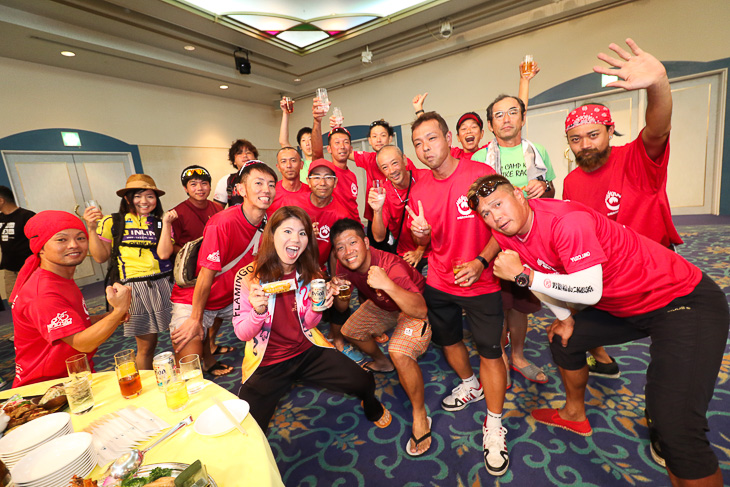沖縄県下の各クラブの有志で結成した沖縄県自転車競技部の皆さん。最大勢力でした