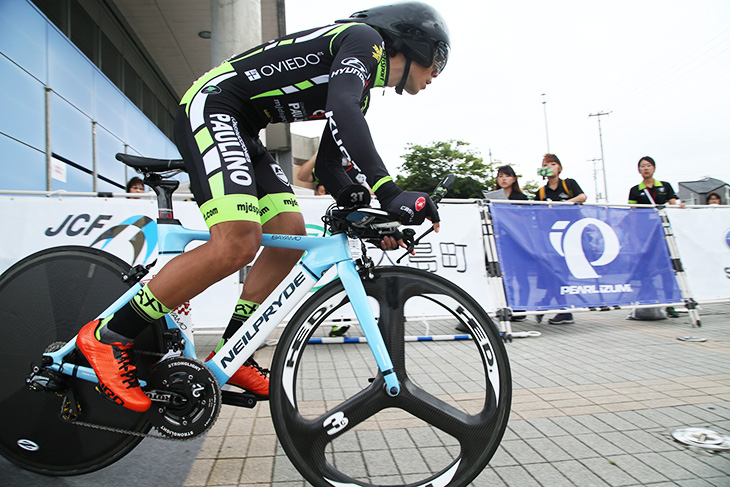 スタートする小林海（Team KUOTA C.PAULLINO）