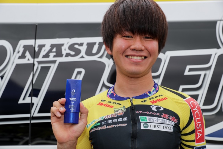 高木三千成(那須ブラーゼン):「水を弾き、雨でも身体が冷えにくい」