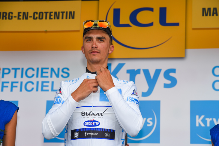ステージ2位のジュリアン・アラフィリップ（フランス、エティックス・クイックステップ）がマイヨブラン獲得