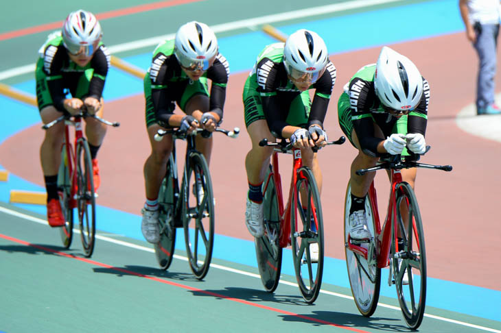 男子団体追抜き　松山城南高等学校自転車競技部が優勝