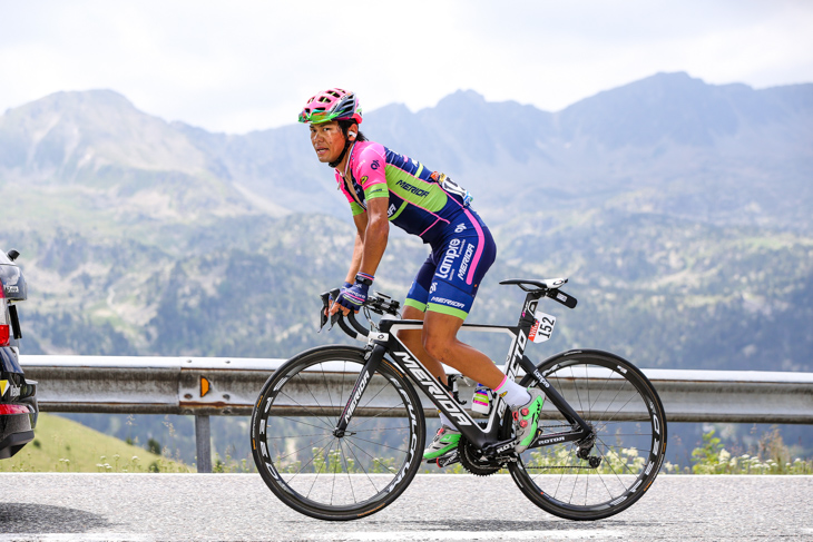 苦しみながら1級山岳エンヴァリラ峠を登る新城幸也(ランプレ・メリダ)
