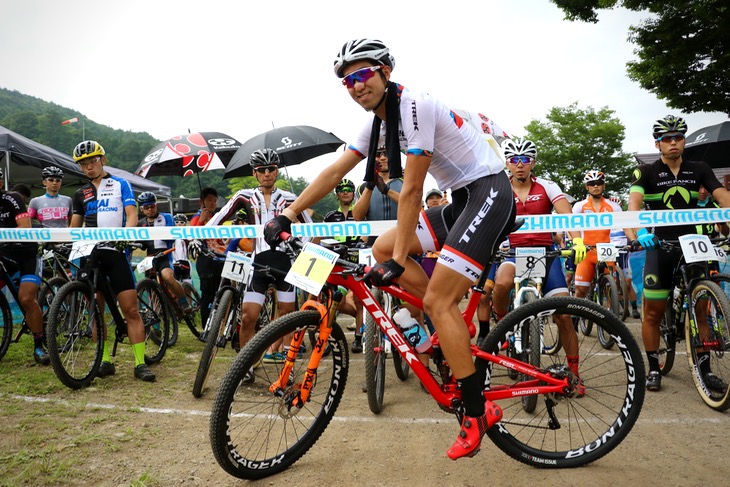 山本幸平(Trek Factory Racing)がコースイン