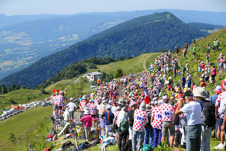 超級山岳グランコロンビエ峠を登る選手たち