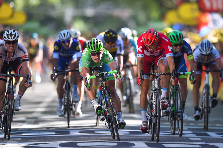 スイスの首都ベルンの石畳坂登場 クリストフとの接戦を制したサガンが3勝目 ツール ド フランス16第16ステージ Cyclowired