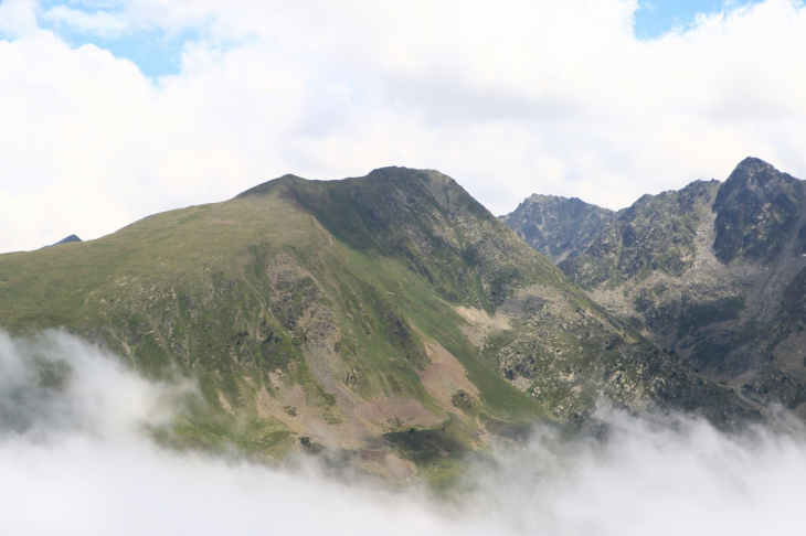 刻一刻と変化する山の天気、山岳ステージは特に悪天候に見舞われやすい