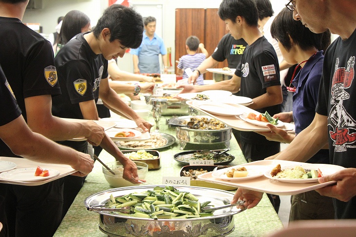 郷土料理が楽しめる前夜祭ビュッフェ