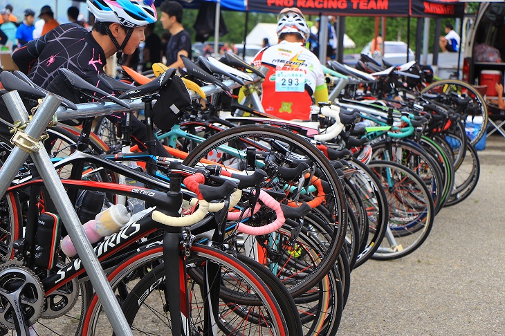 ずらりと並んだ自転車たち。ここ数年で最も密度が高い