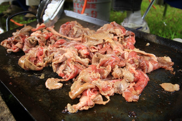 次々に焼かれていくマトン