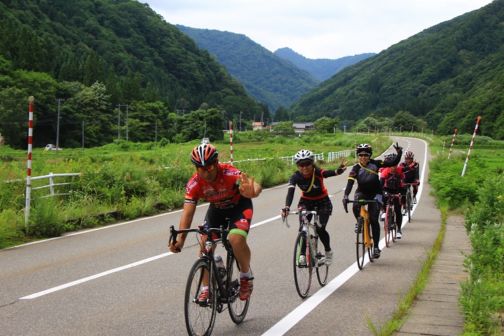 清水監督を先頭に走っていくトレイン