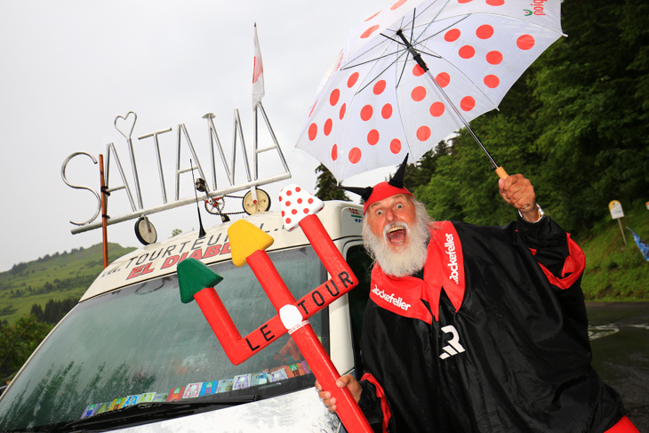 悪魔おじさんのクルマには「SAITAMA」の文字が!?