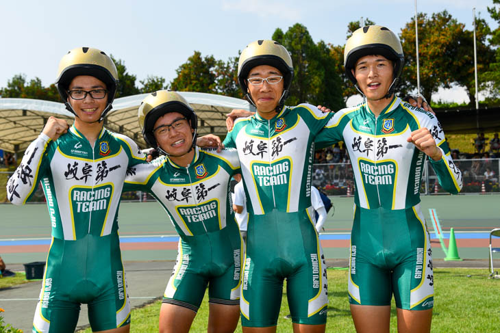 4kmチームパーシュート 優勝した岐阜第一のメンバー
