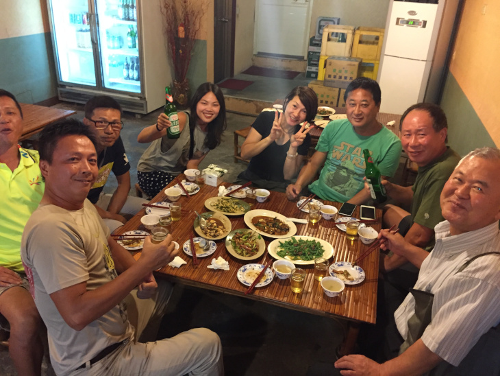 南の島の歓迎はお酒をよく飲む。飲み比べの台湾式飲みはほどほどに