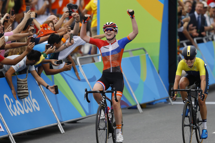 ファンデルブレゲンがオランダに2大会連続の金メダルをもたらす 與那嶺は日本勢歴代最高の17位 リオオリンピック女子ロードレース Cyclowired