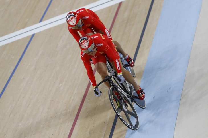 女子チームスプリント決勝　同国の自転車競技史上初の金メダルを獲得した中国