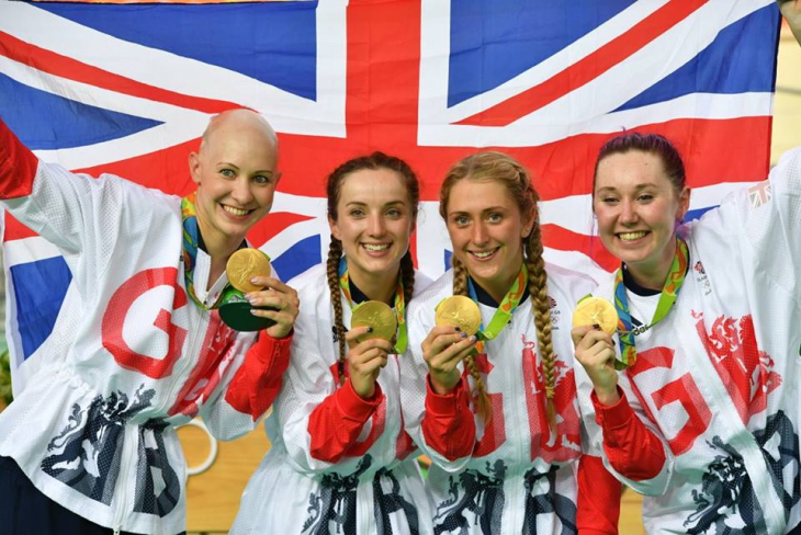 女子チームパーシュート 金メダルを獲得したイギリスチーム