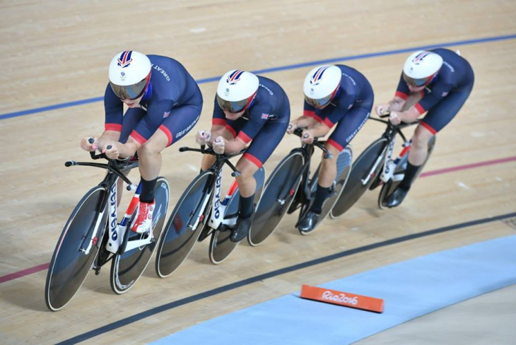女子チームパーシュート 4:10.236という圧倒的新記録を叩き出したイギリス