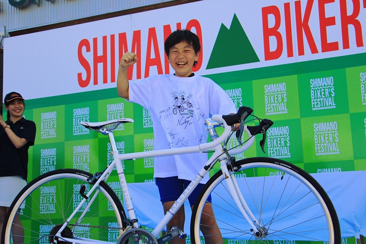 大抽選会でロードバイクが当たった!