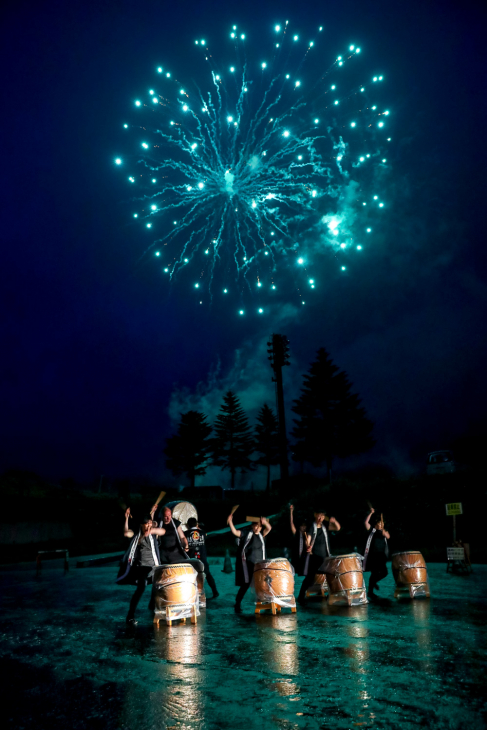 前夜祭を締めくくる大輪の花火