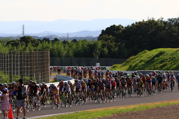 鈴鹿サーキットはこの2日間サイクリストに埋め尽くされる