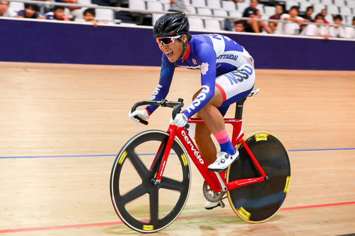 スクラッチ　1ラップする2位の山下祥平（日本体育大学）