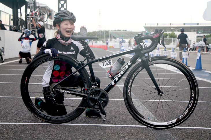 市川万那美さん(チームボンバー)トレック Emonda S