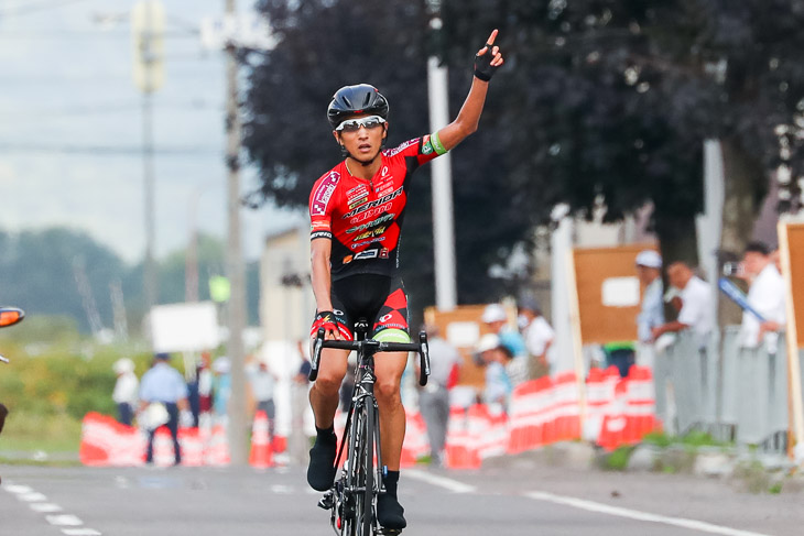 第2ステージ 増田成幸(宇都宮ブリッツェン)が56kmを独走して優勝