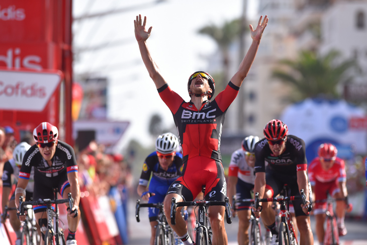 スプリント勝負で勝利したジャンピエール・ドラッカー(ルクセンブルク、BMCレーシング)