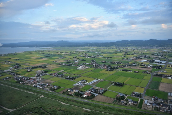 上空から見た宍道湖と出雲平野。斐伊川。明日はここを走るのだわ～！ワクワク