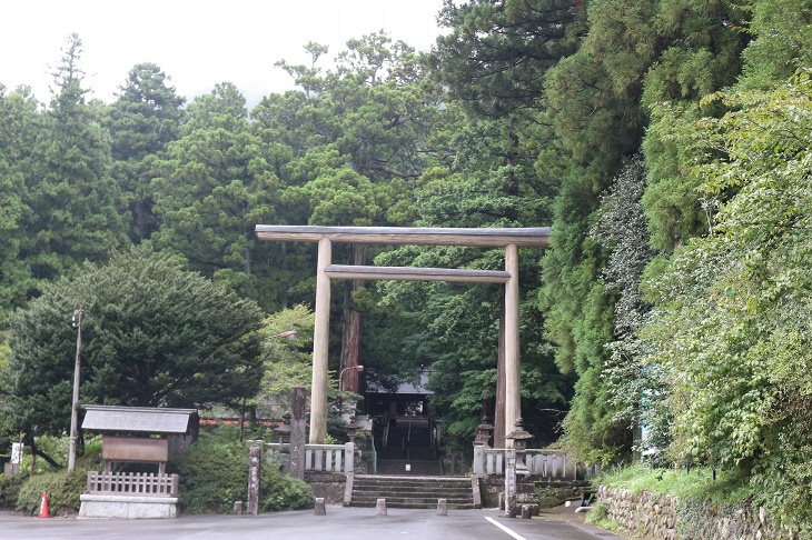 三夜沢赤城神社の鳥居