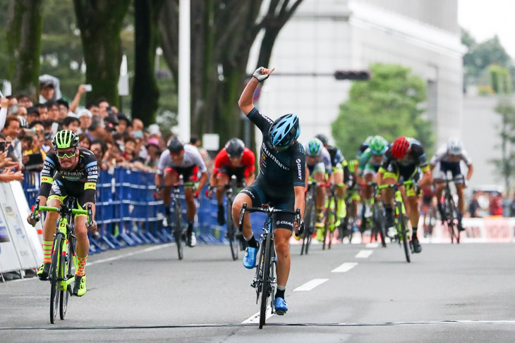 入部正太朗（シマノレーシング）がオスカル・プジョル（Team UKYO）を下し優勝