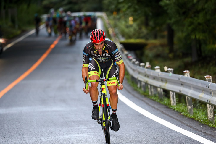 9km地点から3kmを逃げたジョン・アベラストゥリ(チーム右京)