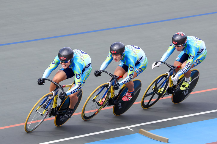 男子チームスプリント予選　1位　鳥取県（佐伯、山根将太・慶太）1分03秒456　大会新　決勝へ