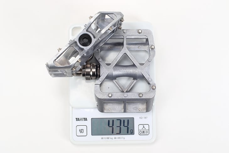 EzySuperiorモデルは434g(実測値)だ