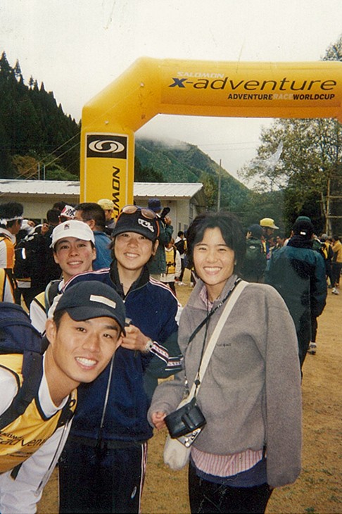 アドベンチャーレースに友人と出場。シドニー五輪でトライアスロン代表となった細谷はるなさんの姿も(写真左)