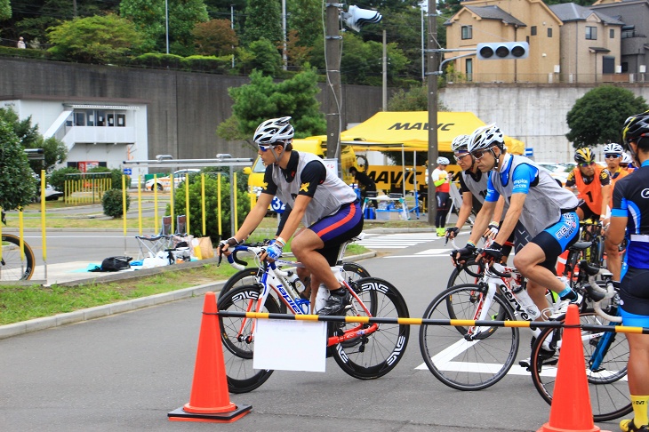 エンデューロの部がコースイン